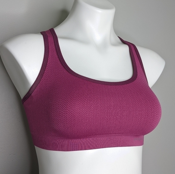 ✨3/$15 Patagonia purple sports bra XS - Picture 2 of 8